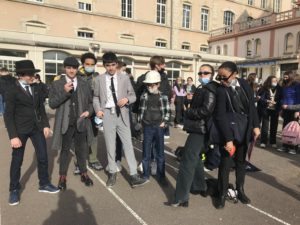 Lire la suite à propos de l’article Aujourd’hui Mardi gras et carnaval au collège… Retour en images