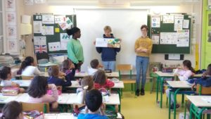 Lire la suite à propos de l’article Lecture de « Alice et Noa à travers le monde » aux écoles élémentaires