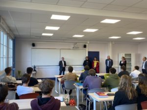Lire la suite à propos de l’article Didier Desplanche, directeur général de l’ECAM La Salle rencontre les étudiants dijonnais