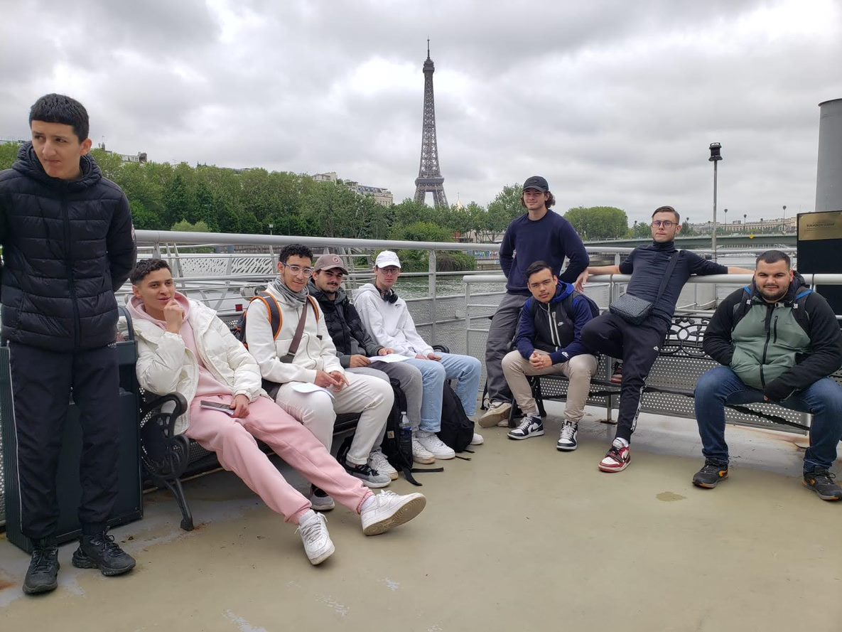 You are currently viewing Récits des élèves de CAP sur leur voyage à Paris