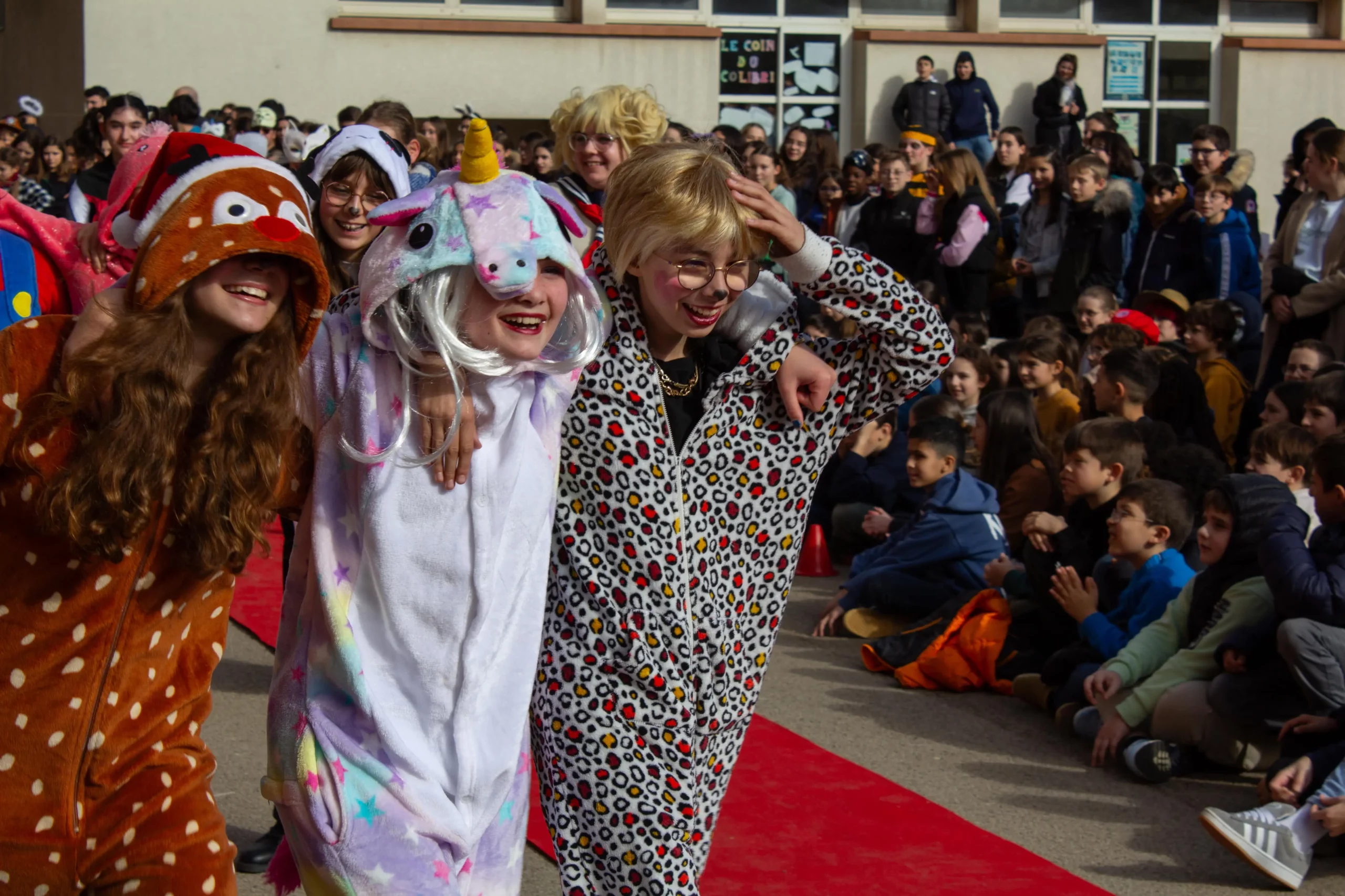 You are currently viewing Le tapis rouge s’invite au carnaval du collège