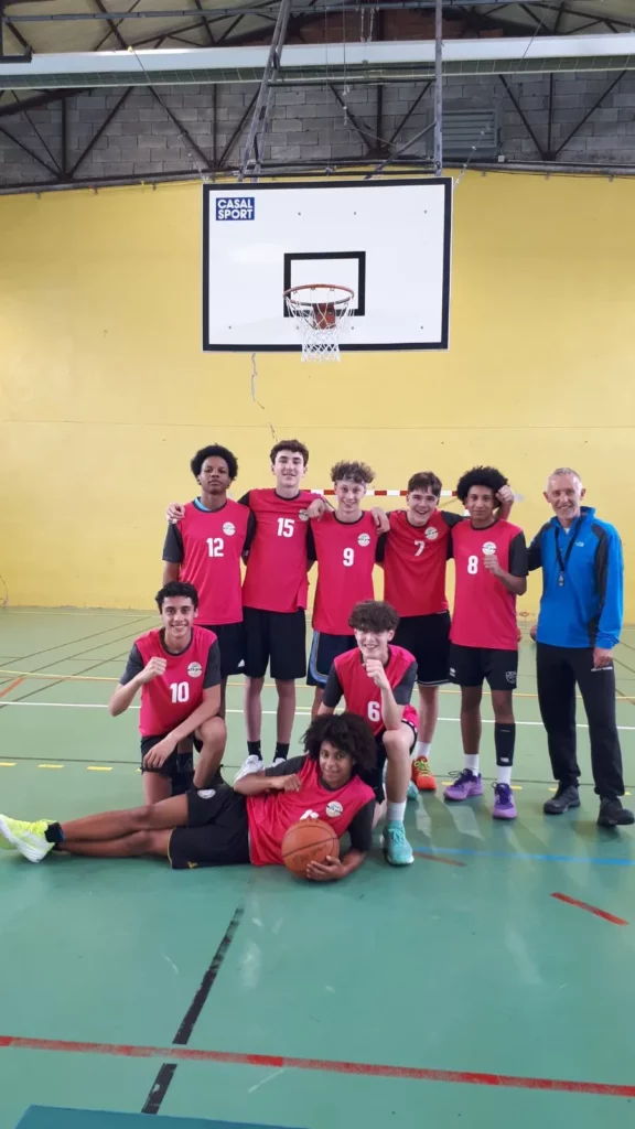 Groupe-Saint-Joseph_LaSalle_Dijon_basket-minime_02