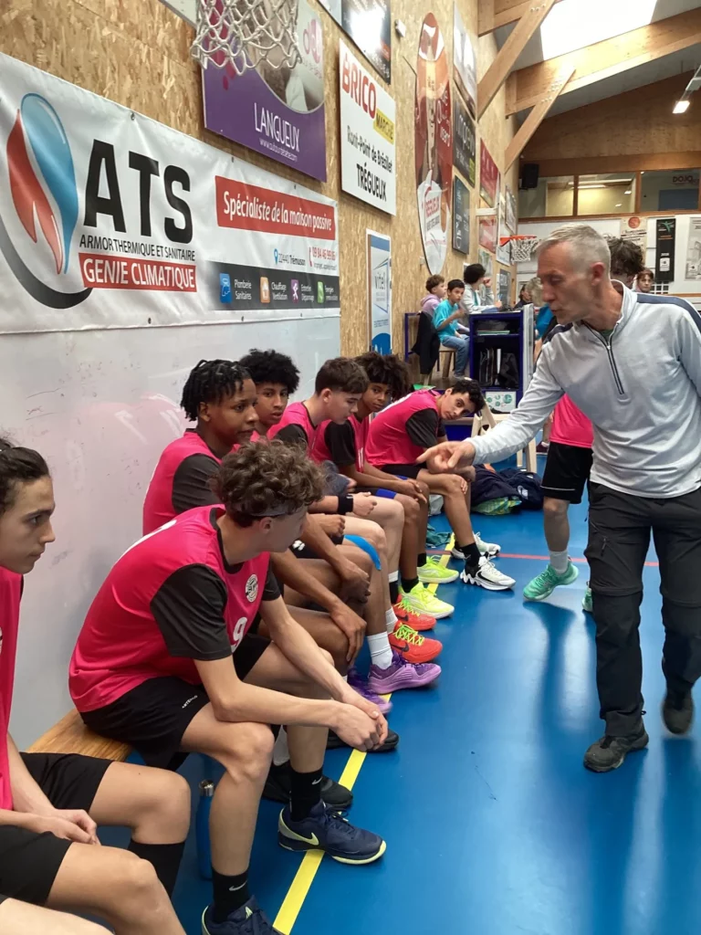 Groupe-Saint-Joseph_LaSalle_Dijon_basket-minime_03