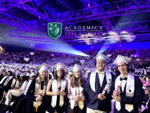 Lire la suite à propos de l’article Dual Diploma : cérémonie du bac américain 2025